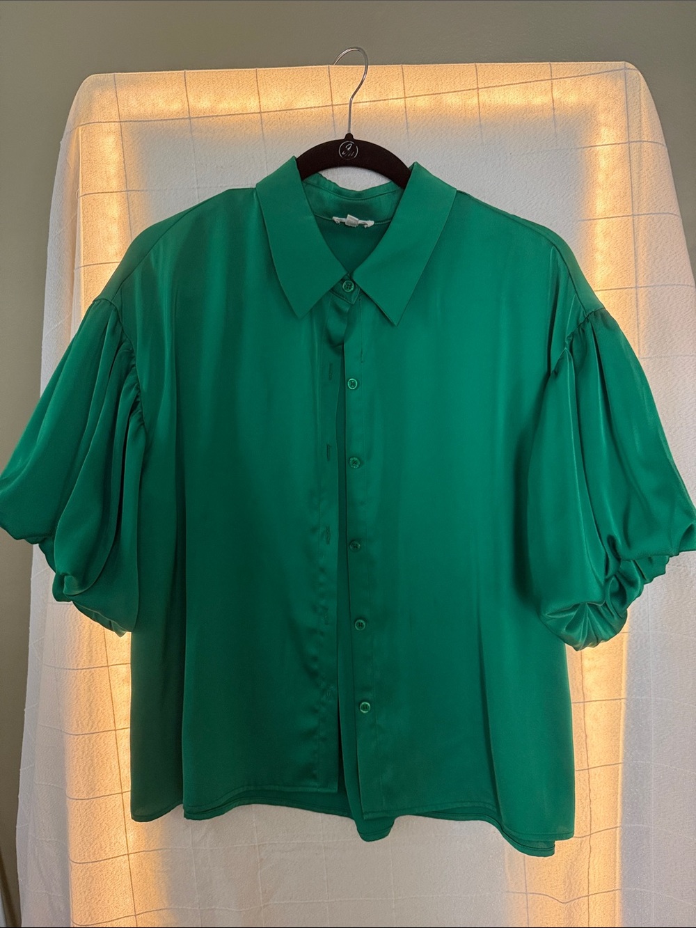 JODIFL Emerald Green Puff-Sleeve Button-Down Blouse